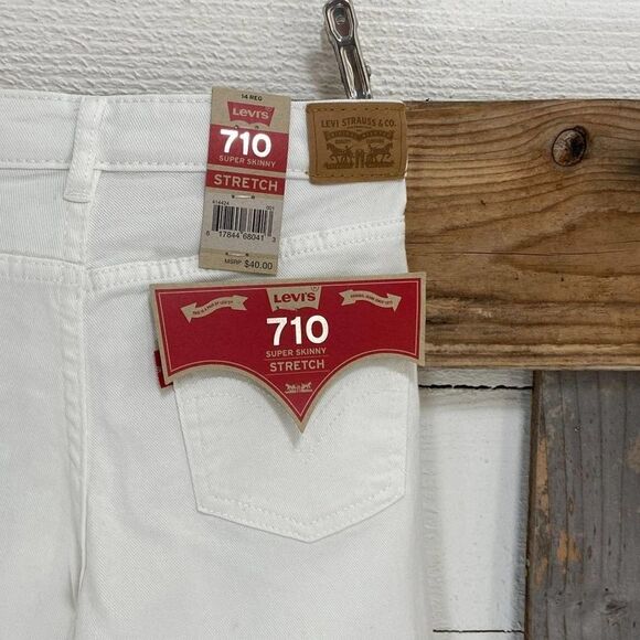 $69 Levi’s710 White Distressed SuperSkinny Jeans NWT - Picture 3 of 8